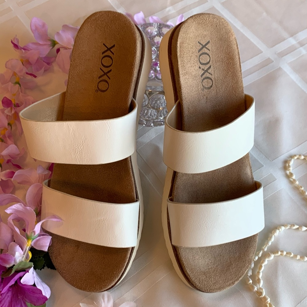 XOXO White slide comfort shoe. Size 8